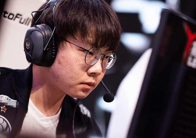 海星TV-关于Uzi在巴塞罗那比赛中挺进下一轮，爆冷引发热议！的信息